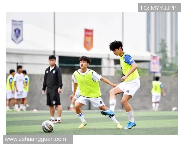 杭州足球队防守革新之路：战术创新与团队协作的完美结合